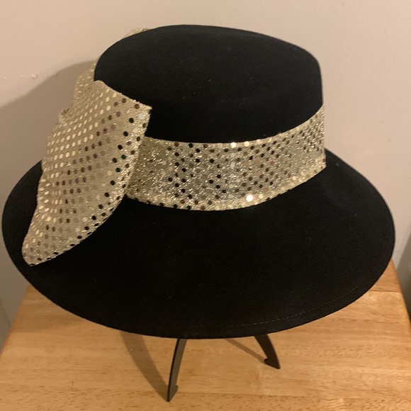 Hat - Picture 2 of 8